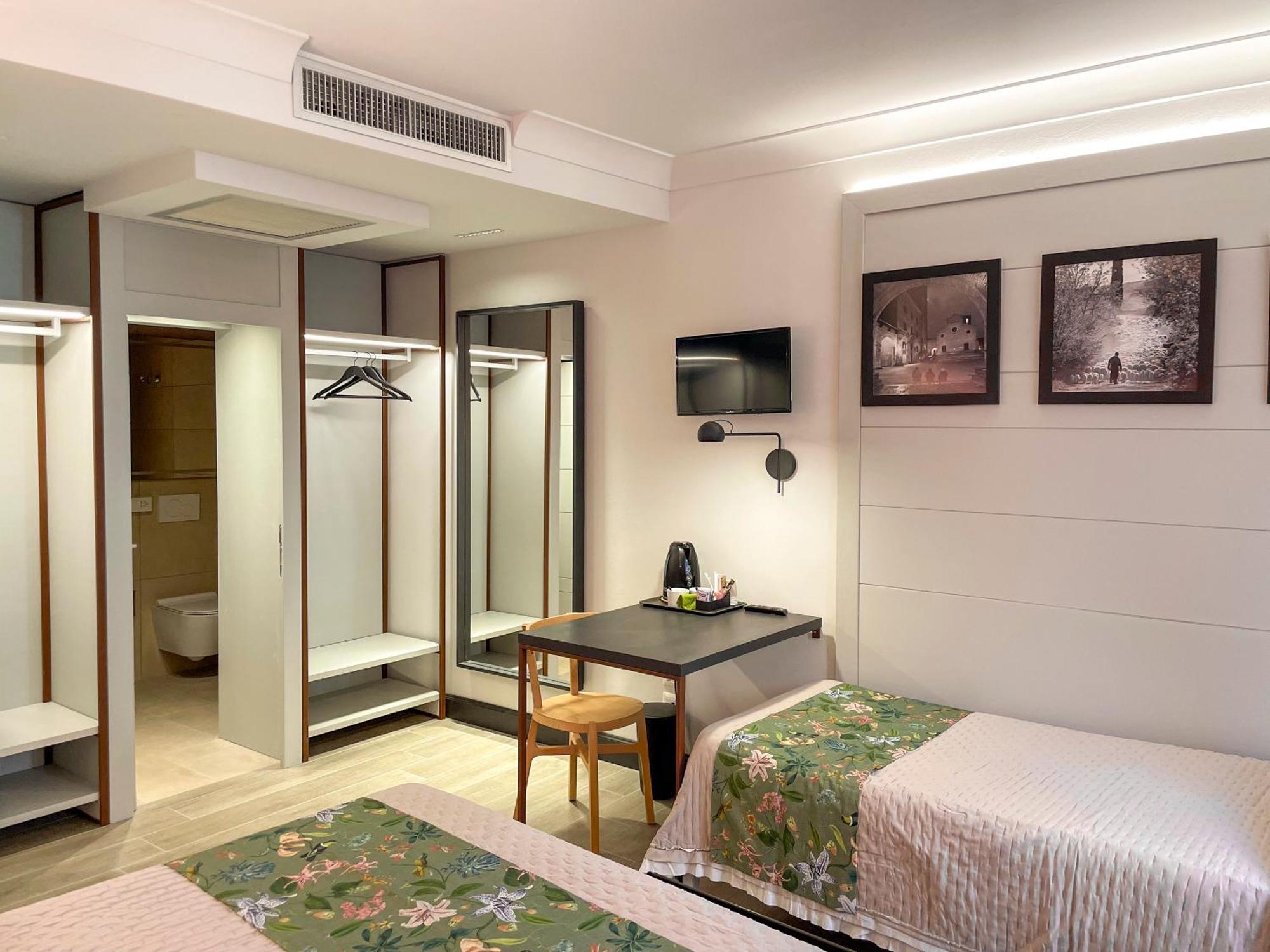 סן ג'ימיניאנו Duccio Nacci Rooms- Guesthouse מראה חיצוני תמונה
